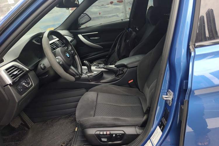 Used BMW 3 Series 2017 320i M Sport Left Front Seat