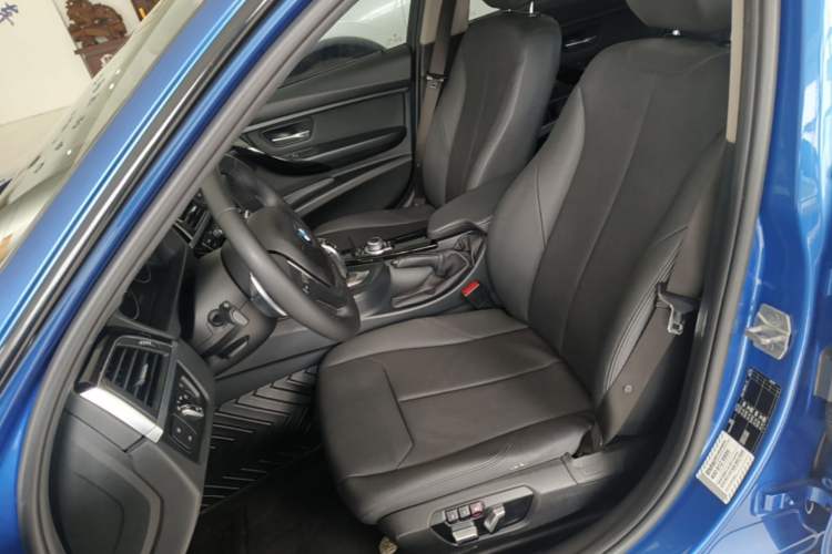 Used BMW 3 Series 2017 320Li M Sport Edition Left Front Seat
