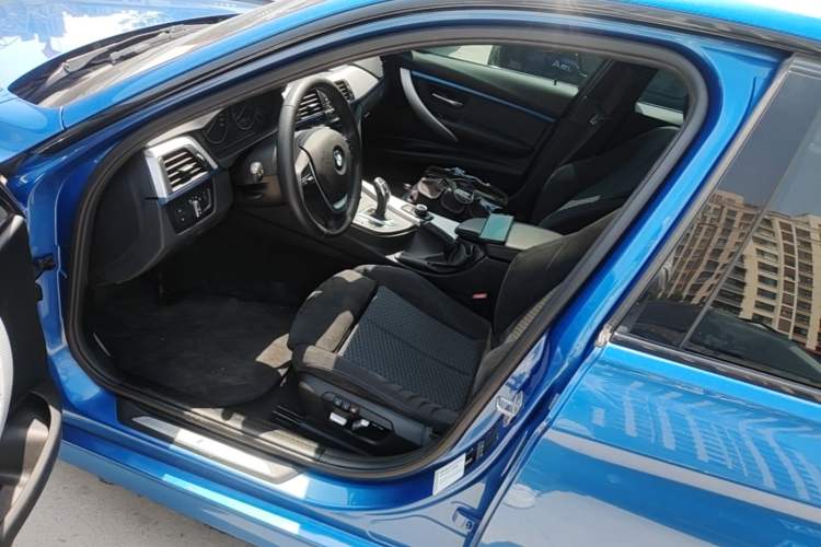 Used BMW 3 Series 2017 320i M Sport Left Front Seat