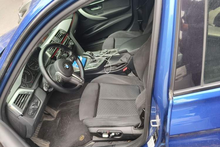 Used BMW 3 Series 2017 320i M Sport Left Front Seat