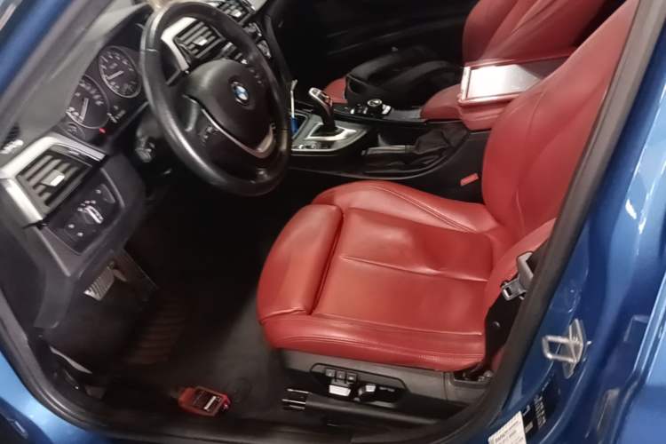 Used BMW 3 Series 2017 320i M Sport Left Front Seat