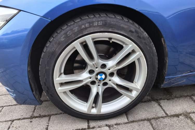 Used BMW 3 Series 2017 320i M Sport Left Front Wheel Hub