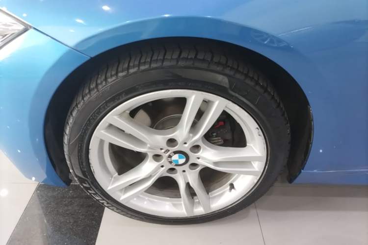 Used BMW 3 Series 2017 320i M Sport Left Front Wheel Hub