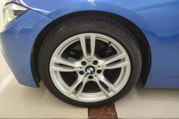 Used BMW 3 Series 2017 320i M Sport Left Front Wheel Hub