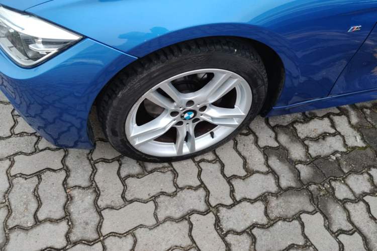 Used BMW 3 Series 2017 320Li M Sport Edition Left Front Wheel Hub