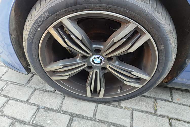 Used BMW 3 Series 2017 320i M Sport Left Front Wheel Hub