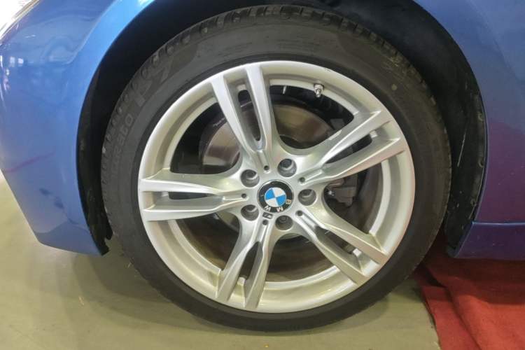 Used BMW 3 Series 2017 320i M Sport Left Front Wheel Hub