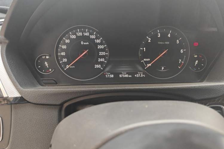 Used BMW 3 Series 2017 320i M Sport Odometer Close Up