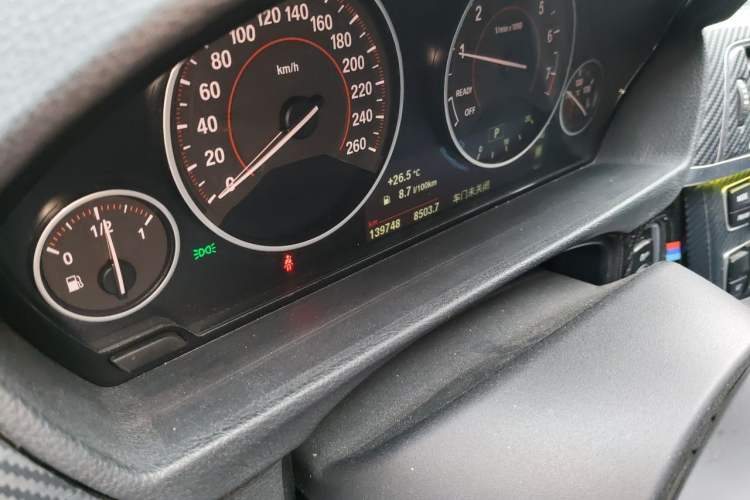 Used BMW 3 Series 2017 320Li M Sport Edition Odometer Close Up