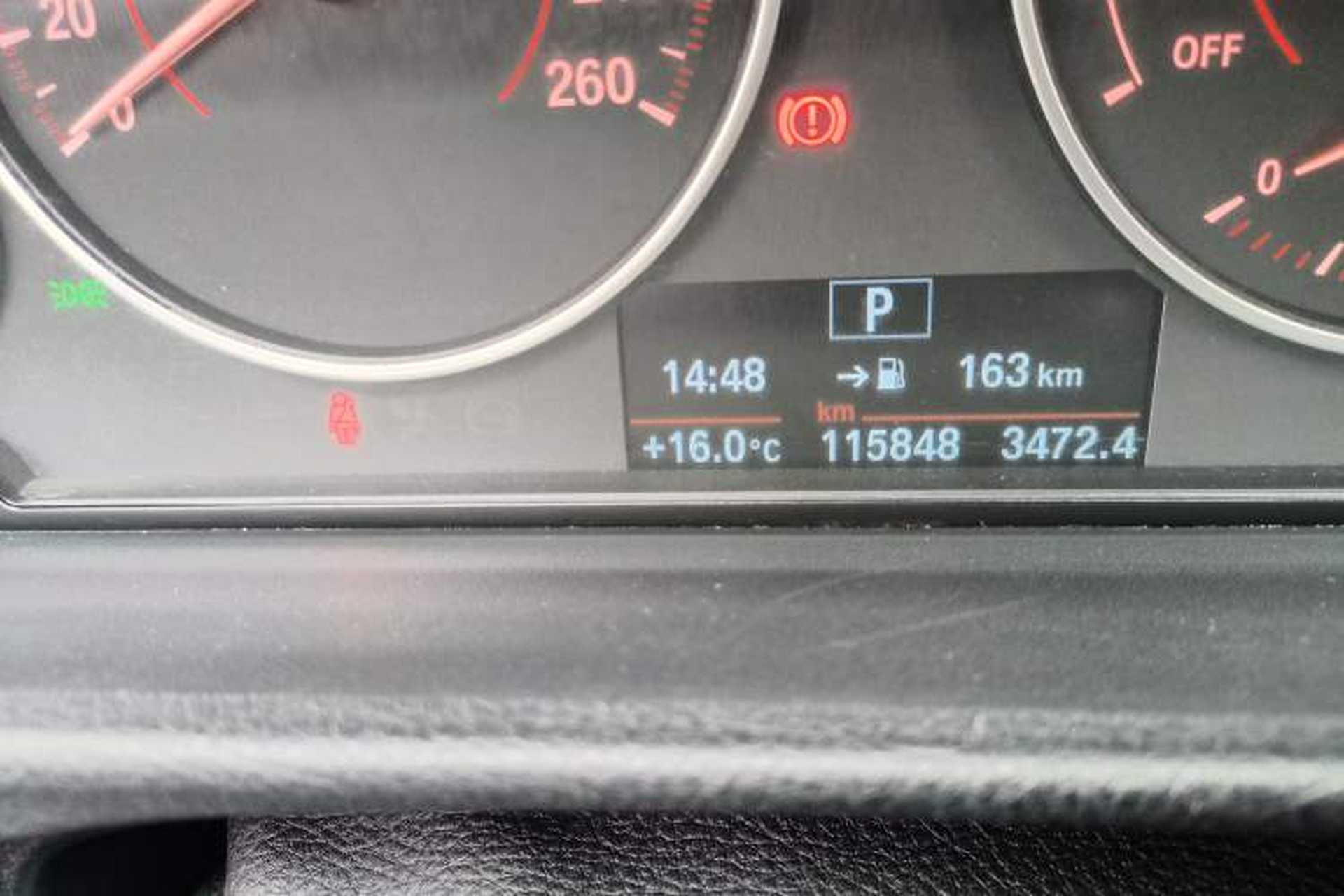 Used BMW 3 Series 2017 320i M Sport Odometer Close Up