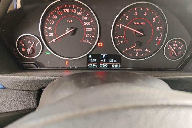 Used BMW 3 Series 2017 320i M Sport Odometer Close Up