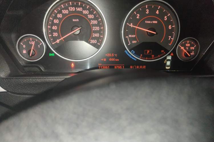 Used BMW 3 Series 2017 320Li M Sport Edition Odometer Close Up