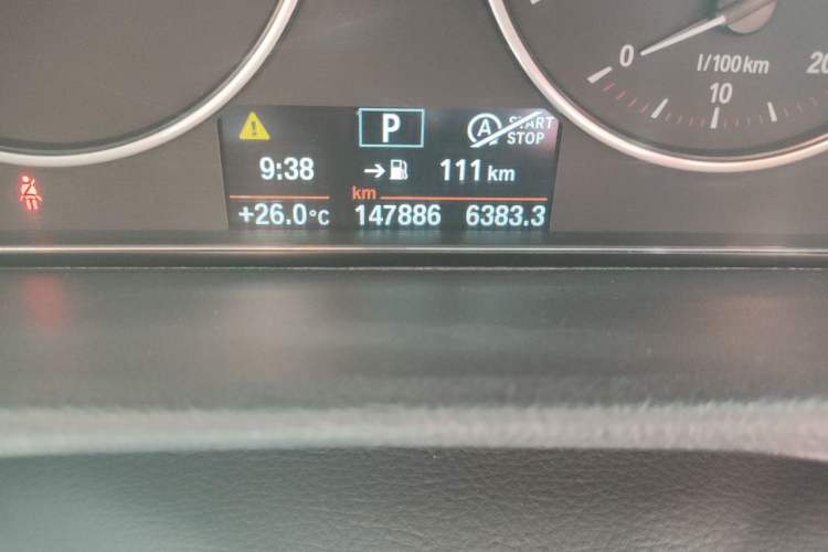 Used BMW 3 Series 2017 320i M Sport Odometer Close Up