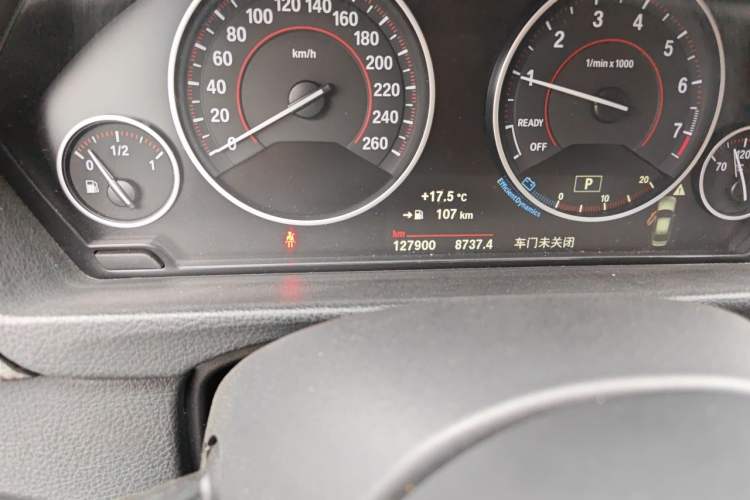 Used BMW 3 Series 2017 320Li M Sport Edition Odometer Close Up