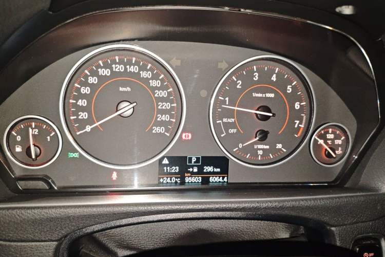 Used BMW 3 Series 2017 320i M Sport Odometer Close Up