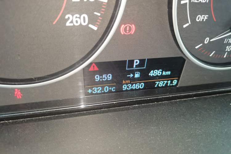 Used BMW 3 Series 2017 320i M Sport Odometer Close Up