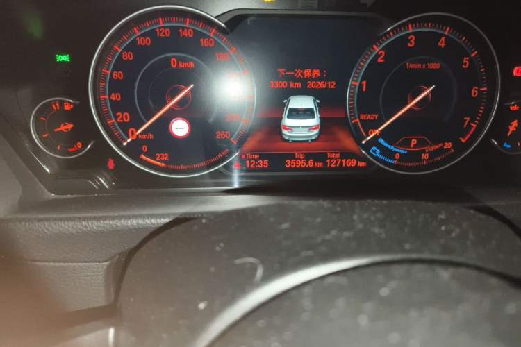 Used BMW 3 Series 2017 330i M Sport Edition Odometer Close Up