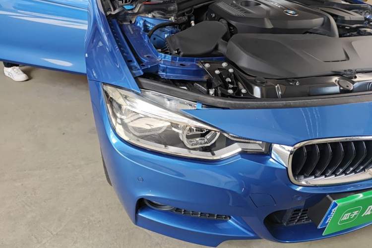 Used BMW 3 Series 2017 320i M Sport Right Front Headlight
