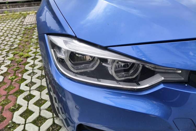 Used BMW 3 Series 2017 320i M Sport Right Front Headlight