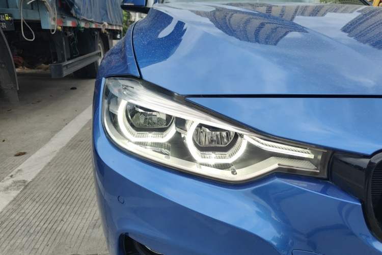 Used BMW 3 Series 2017 320i M Sport Right Front Headlight