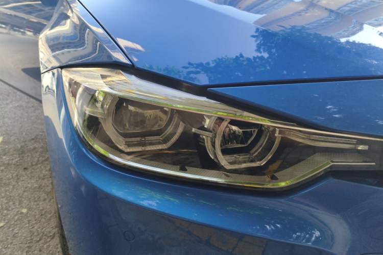 Used BMW 3 Series 2017 320i M Sport Right Front Headlight
