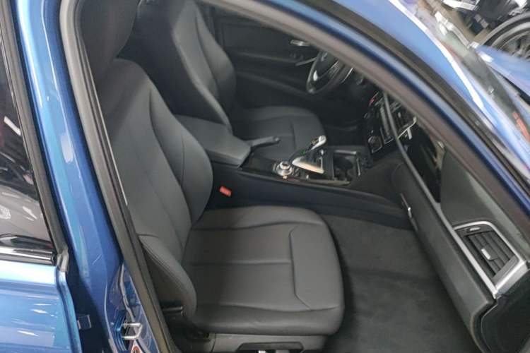 Used BMW 3 Series 2017 320Li M Sport Edition Right Front Seat