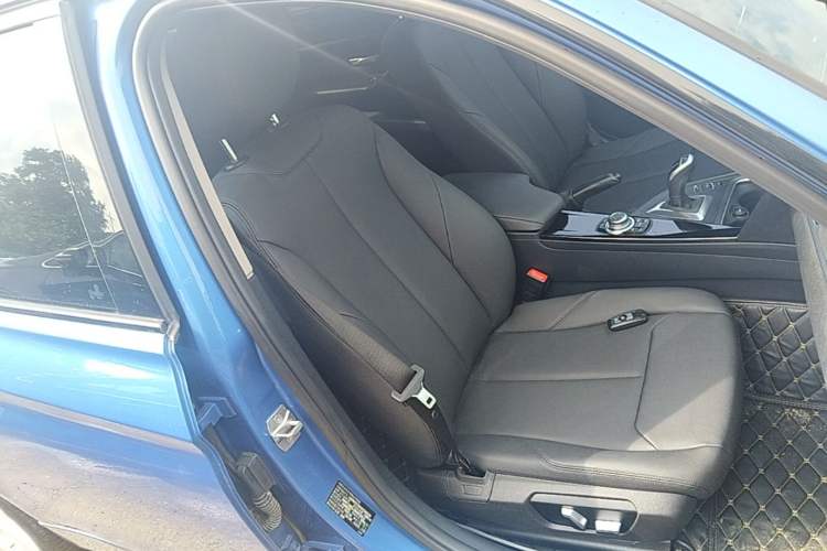 Used BMW 3 Series 2017 320Li M Sport Edition Right Front Seat