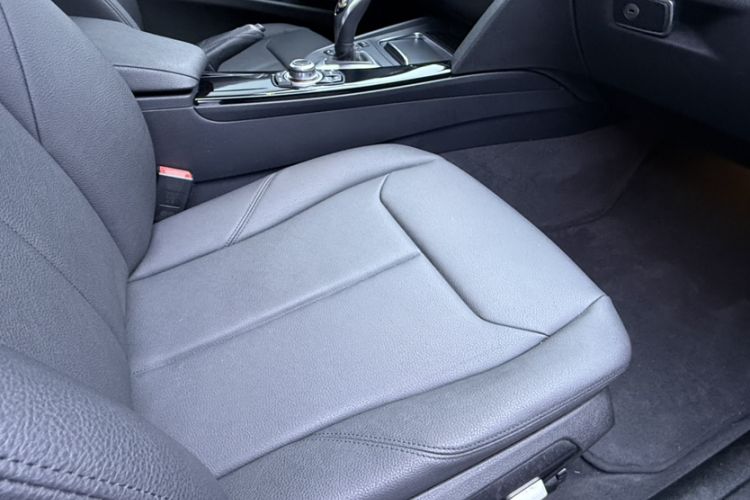 Used BMW 3 Series 2017 320Li M Sport Edition Right Front Seat