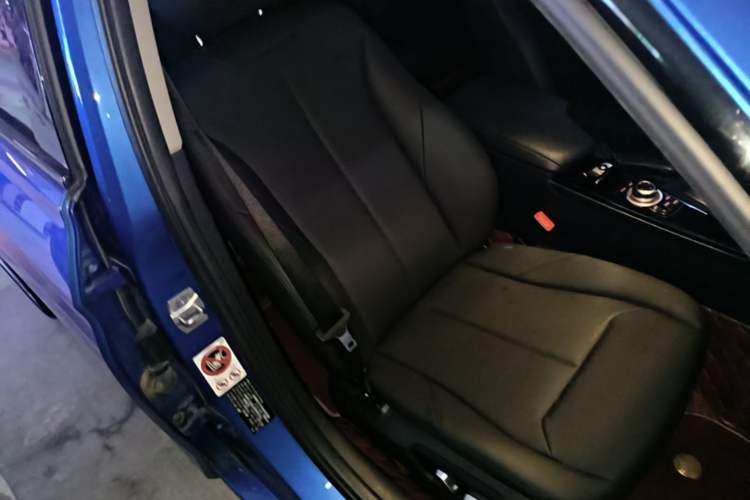 Used BMW 3 Series 2017 320Li M Sport Edition Right Front Seat