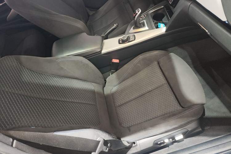 Used BMW 3 Series 2017 320i M Sport Right Front Seat