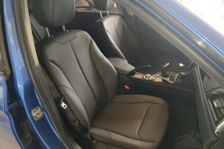Used BMW 3 Series 2017 320Li M Sport Edition Right Front Seat