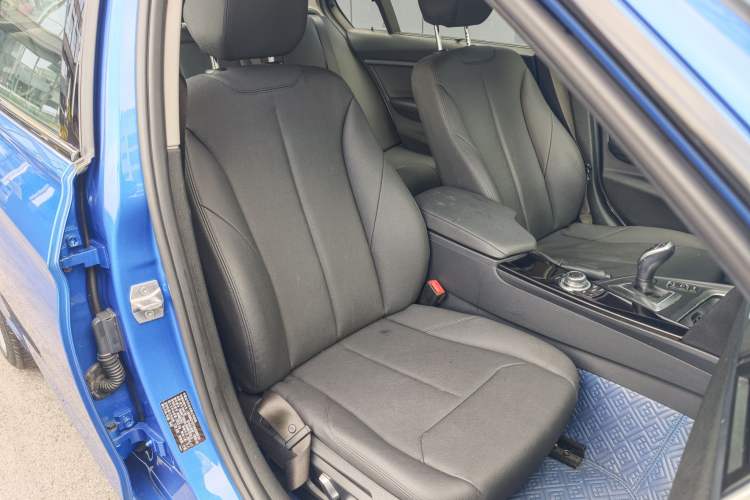 Used BMW 3 Series 2017 320Li M Sport Edition Right Front Seat