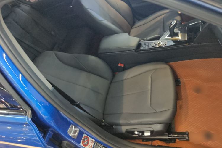 Used BMW 3 Series 2017 320Li M Sport Edition Right Front Seat