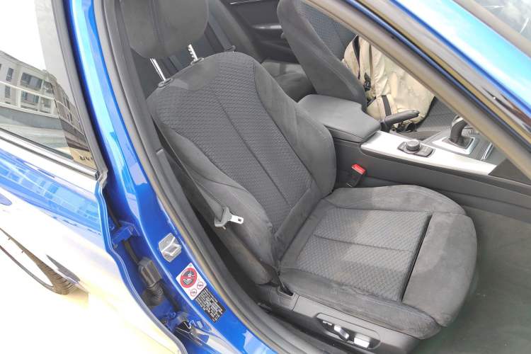 Used BMW 3 Series 2017 320i M Sport Right Front Seat