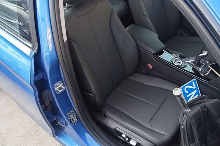 Used BMW 3 Series 2017 320Li M Sport Edition Right Front Seat