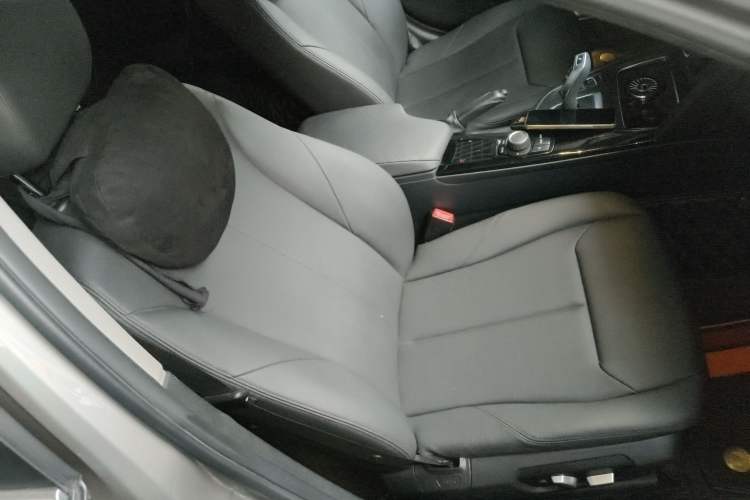 Used BMW 3 Series 2017 320Li Fashion Model Right Front Seat