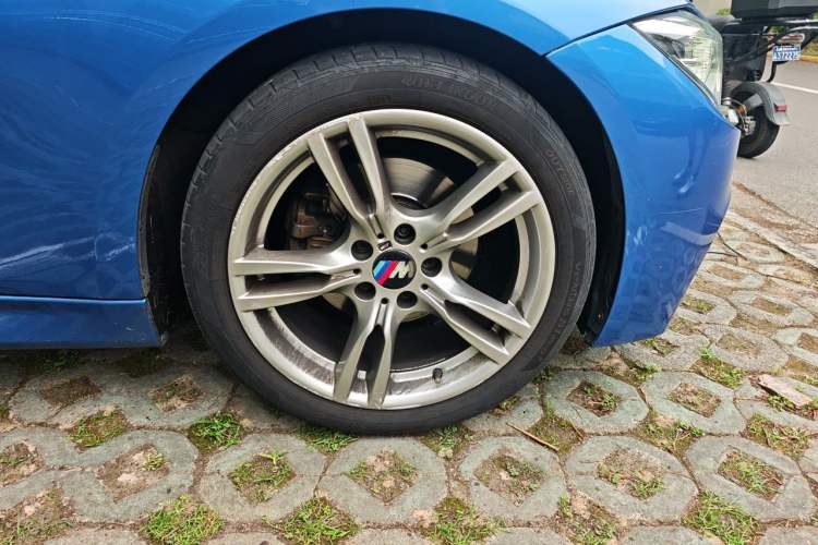 Used BMW 3 Series 2017 320Li M Sport Edition Right Front Wheel Hub
