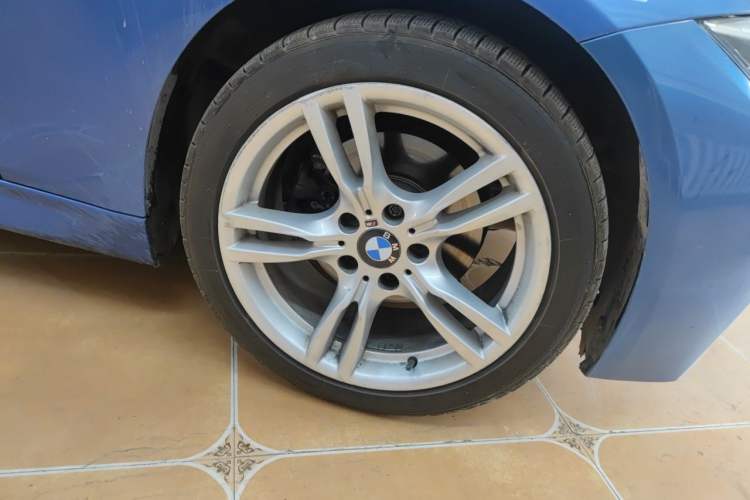 Used BMW 3 Series 2017 320i M Sport Right Front Wheel Hub