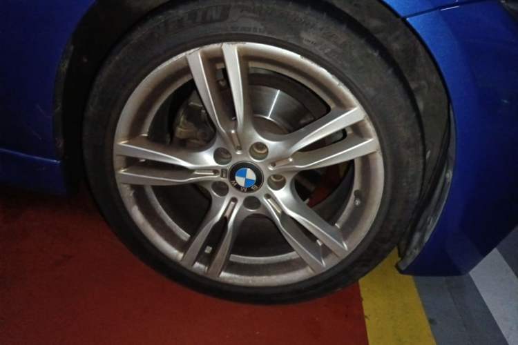 Used BMW 3 Series 2017 320i M Sport Right Front Wheel Hub