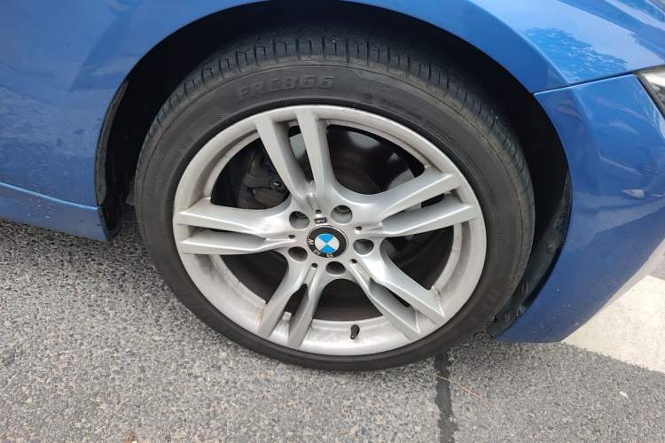 Used BMW 3 Series 2017 320i M Sport Right Front Wheel Hub