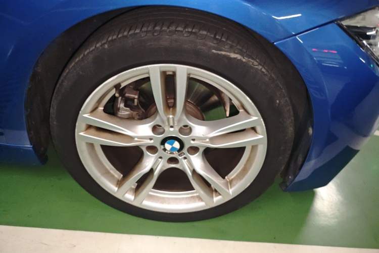 Used BMW 3 Series 2017 320i M Sport Right Front Wheel Hub