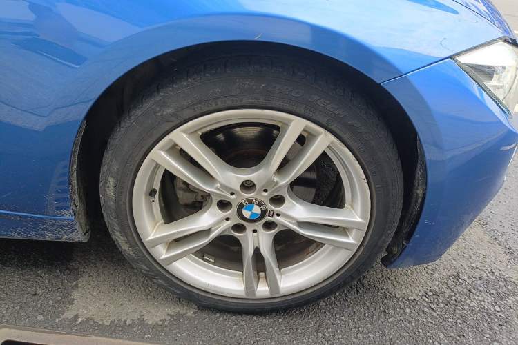 Used BMW 3 Series 2017 320i M Sport Right Front Wheel Hub