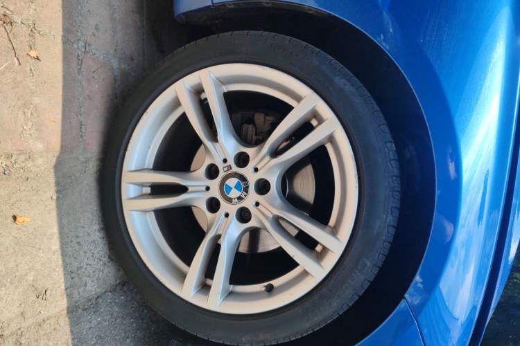 Used BMW 3 Series 2017 320i M Sport Right Front Wheel Hub