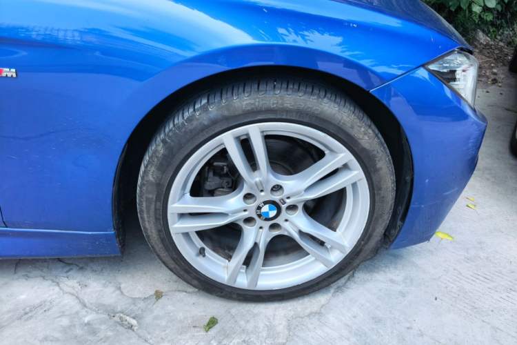 Used BMW 3 Series 2017 320i M Sport Right Front Wheel Hub