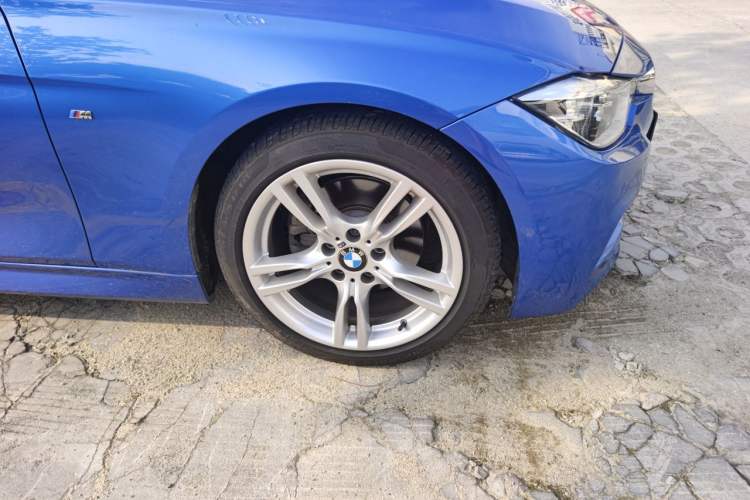 Used BMW 3 Series 2017 320i M Sport Right Front Wheel Hub