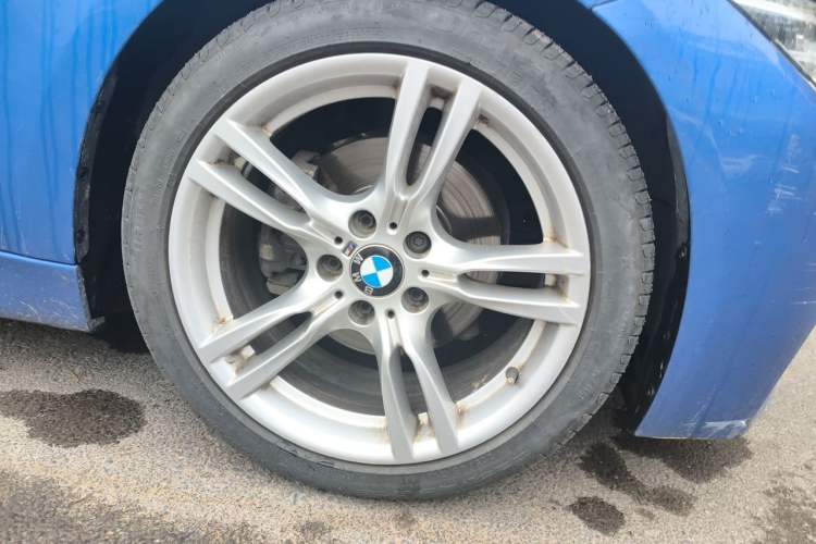 Used BMW 3 Series 2017 320Li M Sport Edition Right Front Wheel Hub