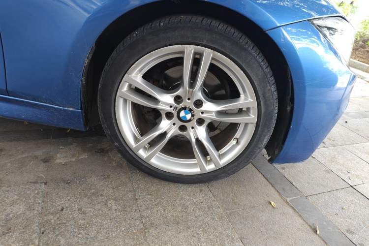 Used BMW 3 Series 2017 320Li M Sport Edition Right Front Wheel Hub