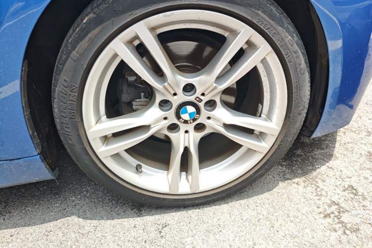Used BMW 3 Series 2017 320i M Sport Right Front Wheel Hub