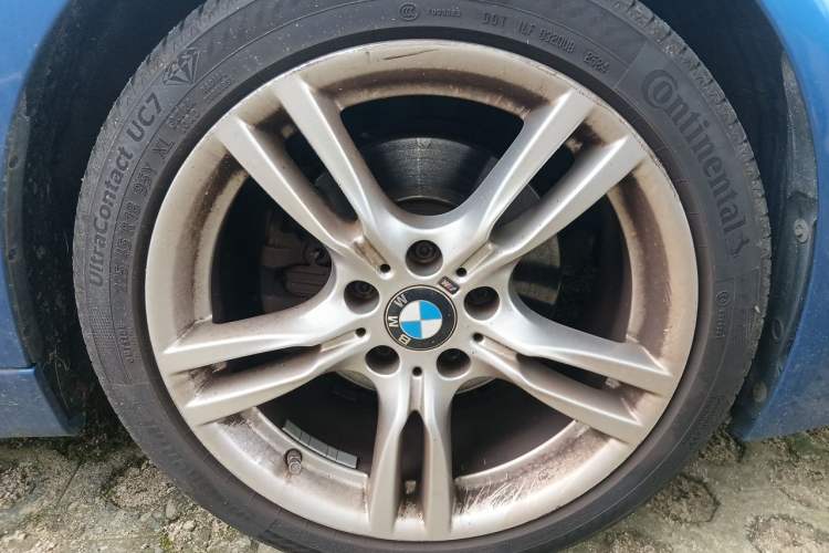 Used BMW 3 Series 2017 320i M Sport Right Front Wheel Hub