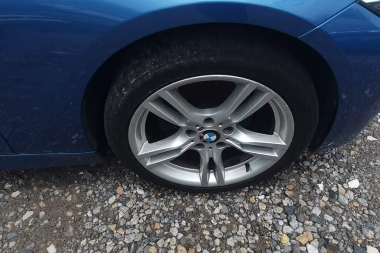 Used BMW 3 Series 2017 330Li M Sport Edition Right Front Wheel Hub